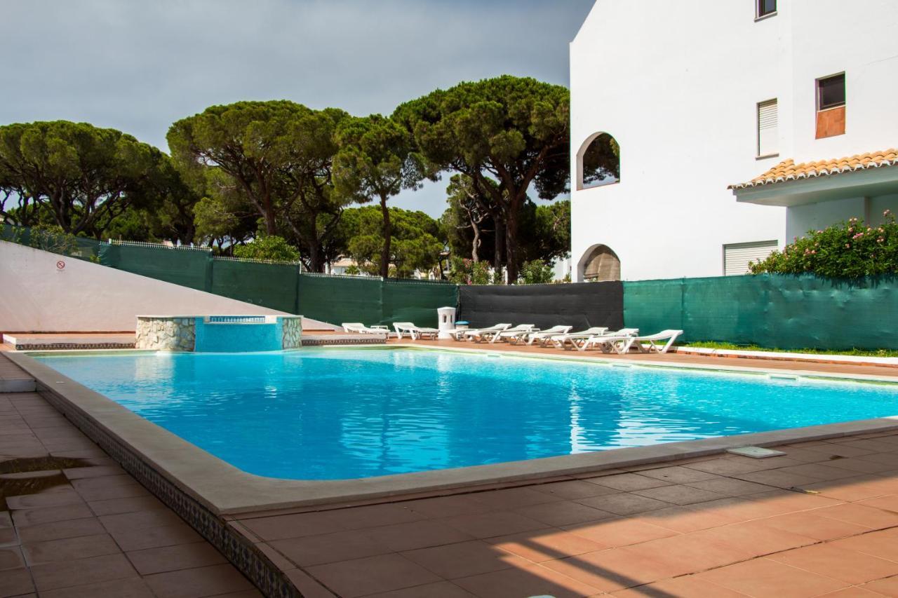 Apartment Acoteias B3 *